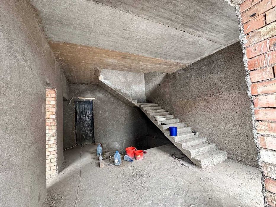 Srochniga Motridda arzon narxda hovlimiz sotuvga chiqyabdi