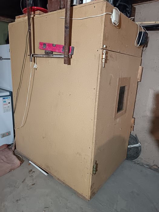 Инкубатор сотилади