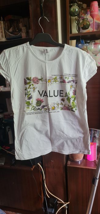 Тениски. Различни видове и размери