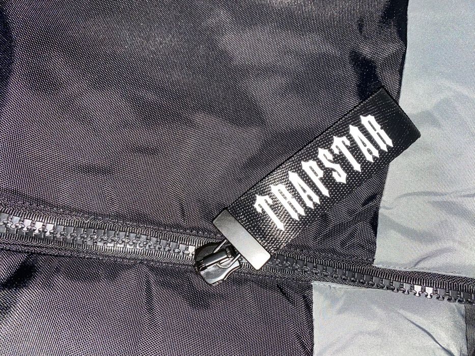 geaca trapstar neagra