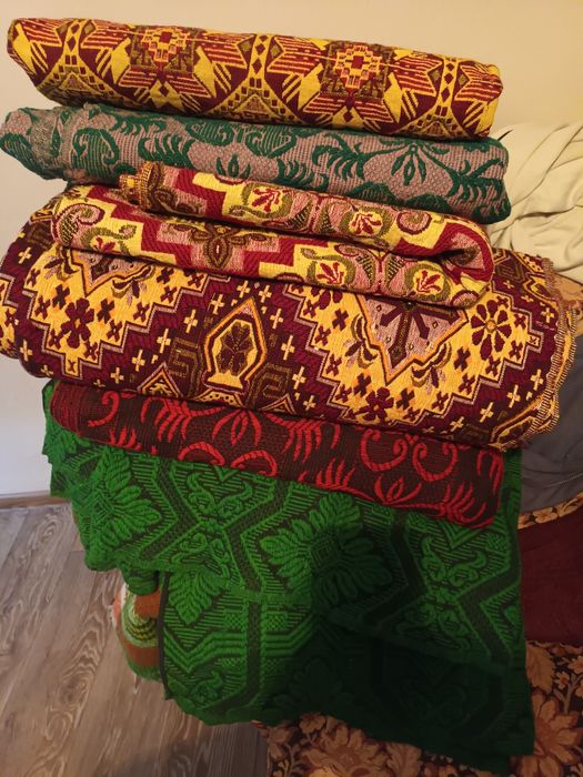 Големи нови килими