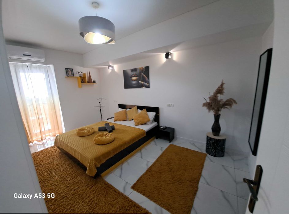 Inchiriez apartament Mamaia zona Rex