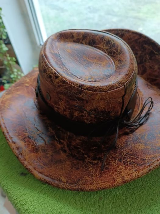 Pălărie cowboy  impermeabil