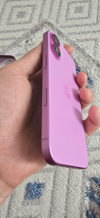 Продам айфон 16 128