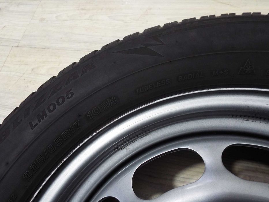 vand roata de rezerva 225/65/17 originala toyota rav4 pret 400lei