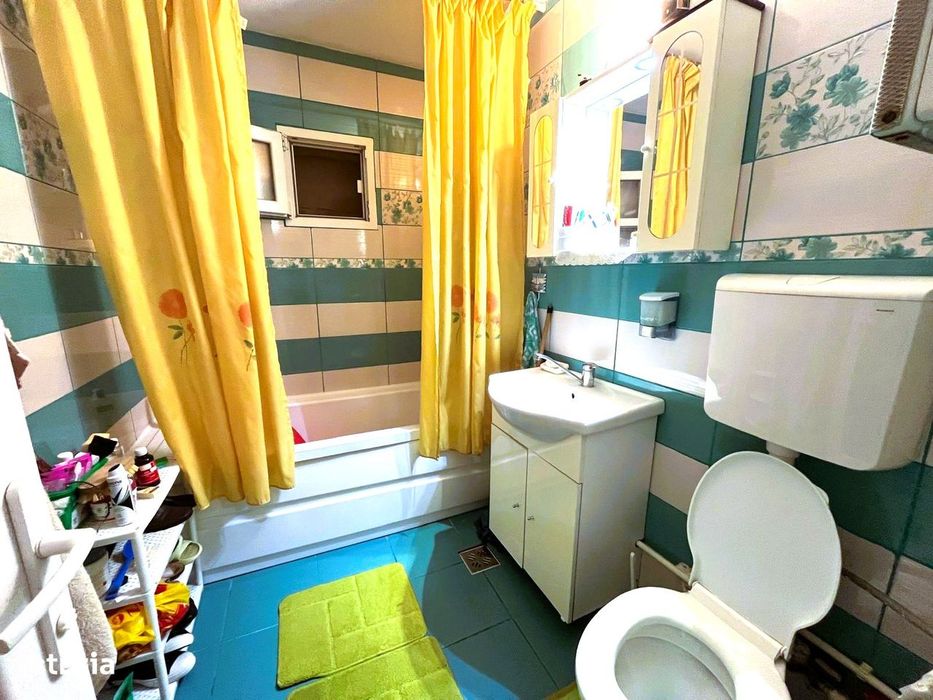Apartament -3 camere -cartier E3 -- etajul 2
