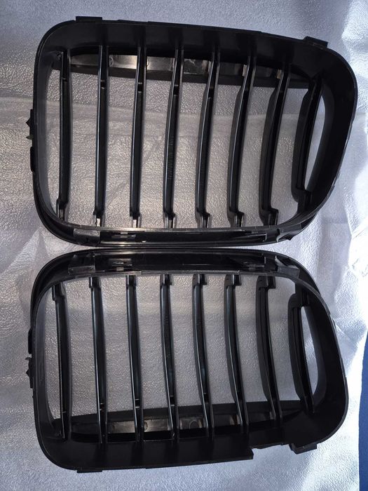 Grile capota BMW E46 intre 1998 si 2001 nonFacelift Sedan negru mat