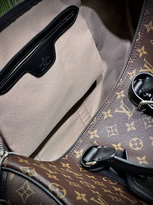 Genti Louis Vuitton noi