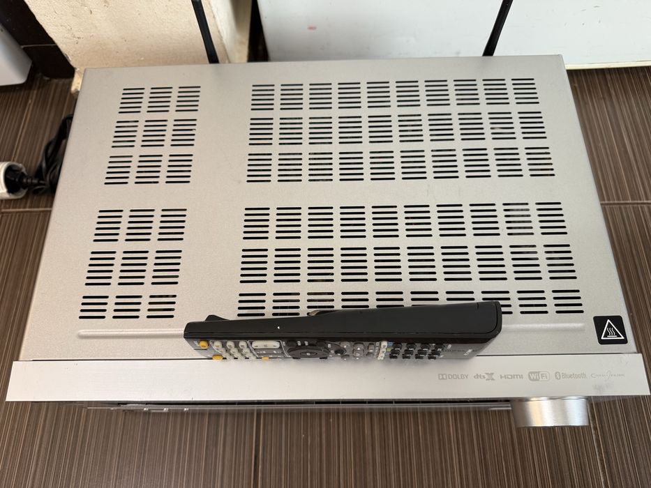 Onkyo TX-NR646 Bluetooth Wi-Fi