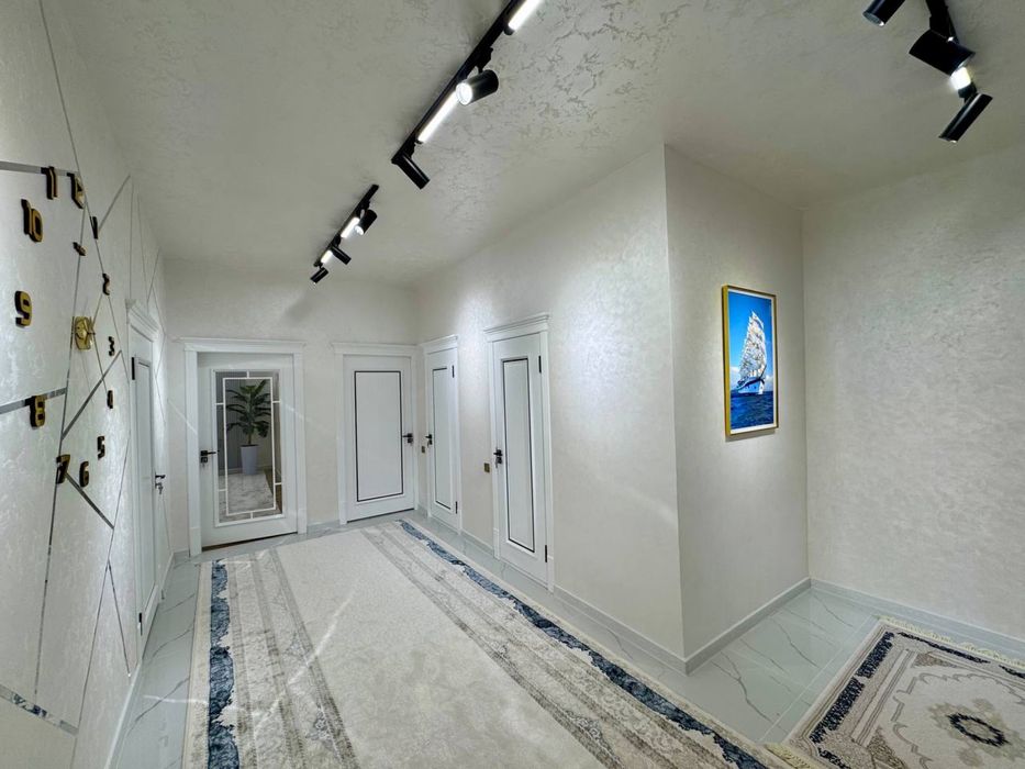 Продаётся 3-комнатная квартира в новостройке.