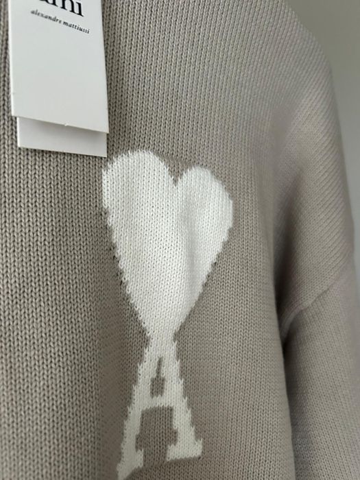 пуловер - блуза AMI нова S,M