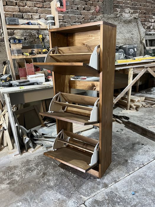 Шкаф за обувки с три врати