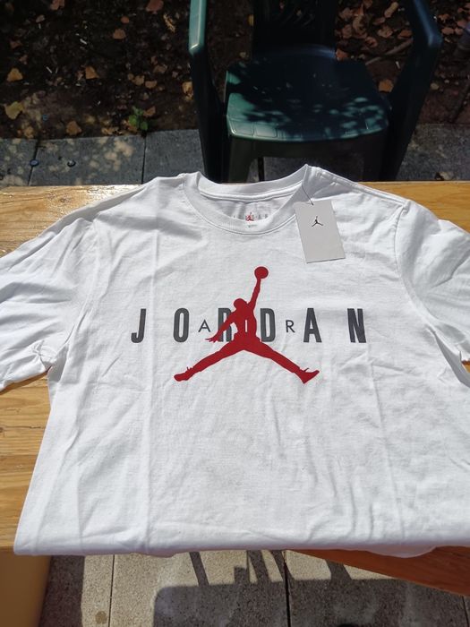 Tricou Jordan alb, logo rosu