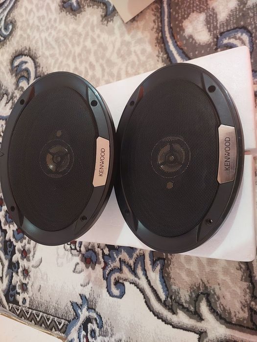 Kenwood kalonka sotiladi usilitili bn birga