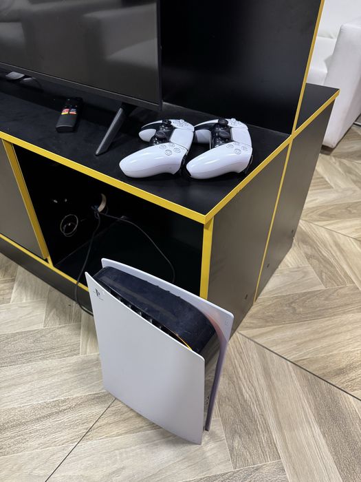 PS5 с 2 оригинальными DualSense.
