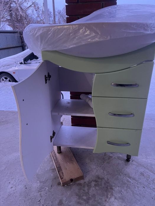 Продам шкаф с раковиной