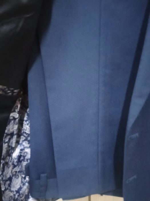 Продам костюм школьный