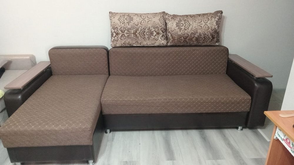 Продам диван в хорошем качестве