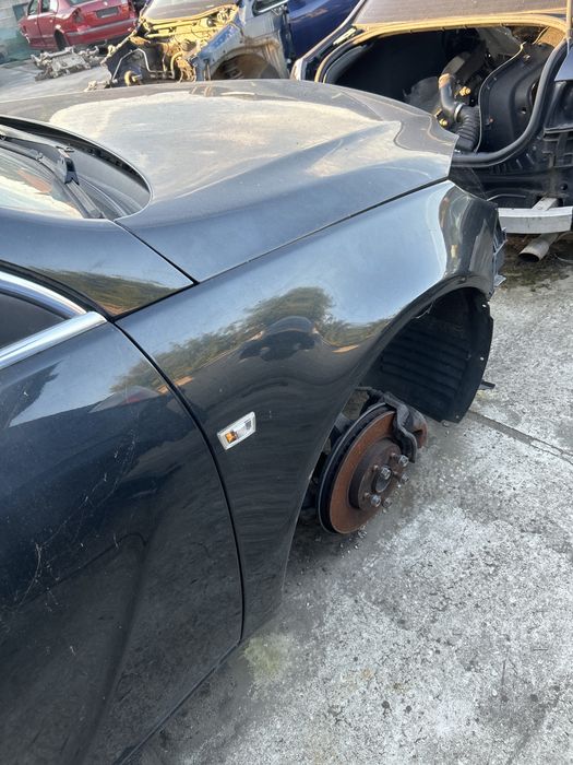 Aripa stanga dreapta opel insignia A an 2010 break culoare Z22C