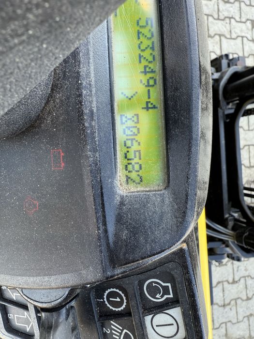 De vanzare sau da inchiriat stivuitor cu capacitate de 2.5 T