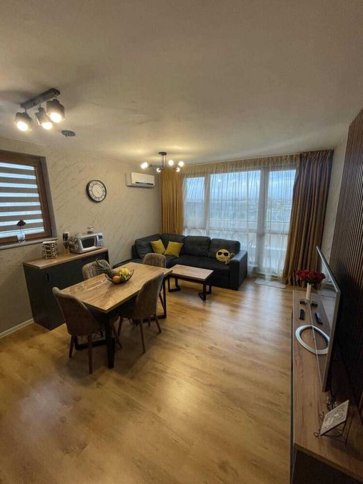 Двустаен апартамент в Южен