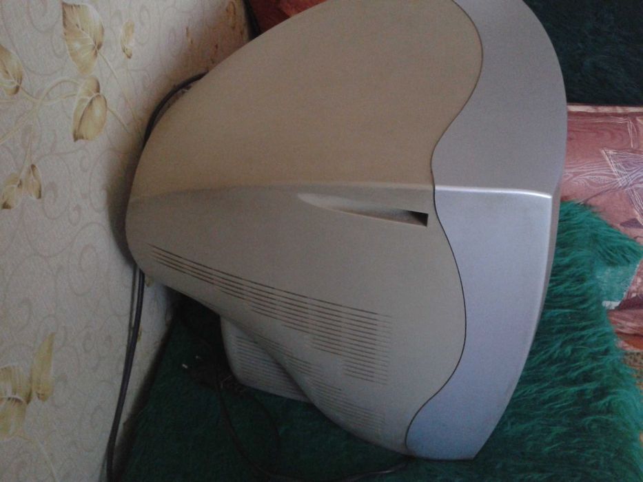 DVD ПЛЕЙЪР -LG С дистанционно+ подарък