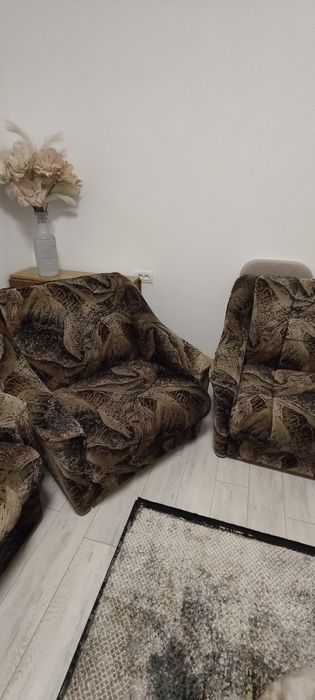 Set canapea extensibilă cu două fotolii extensibile