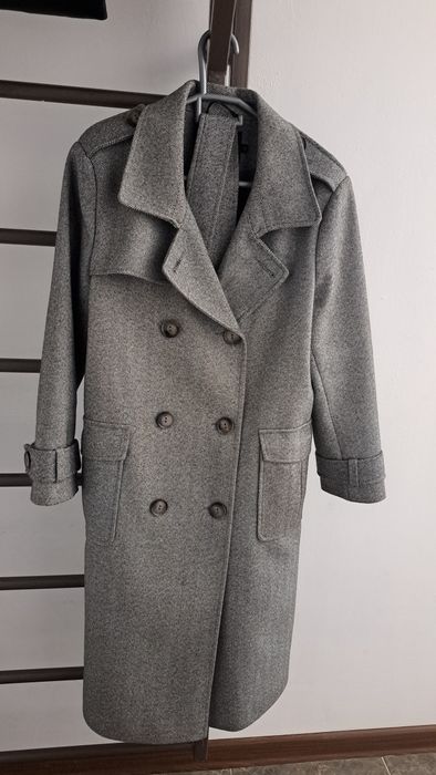 Продам пальто демисезонное