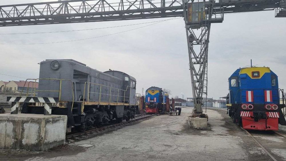 Темир йул веткали база + гишт заводи сотилади 1,23 га