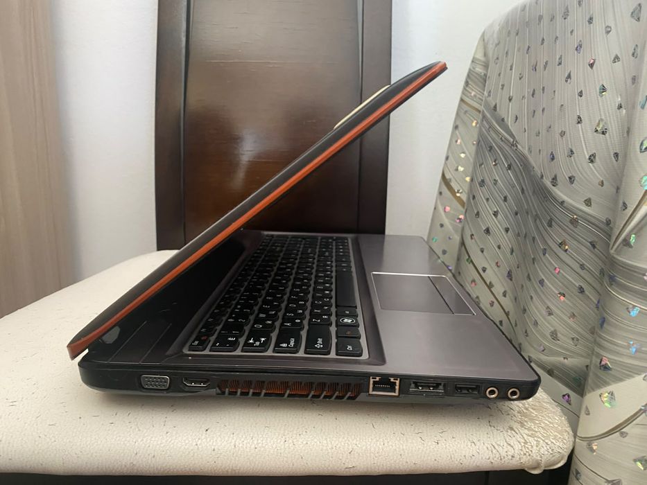 Lenovo Ideapad intel core i7-2670QM/Nvidia GeForce