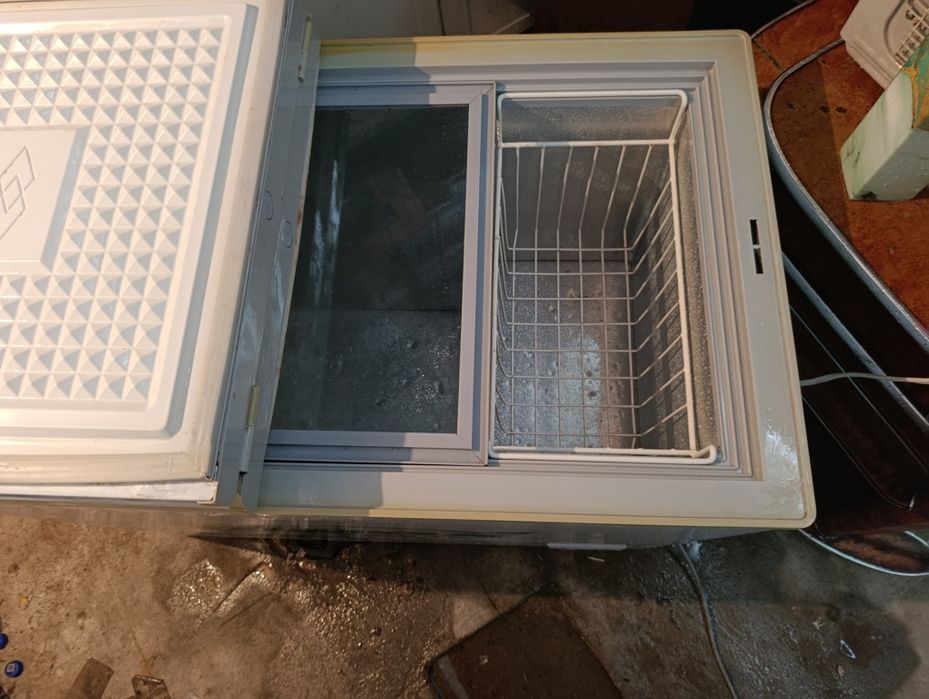 Продам морозилку ..