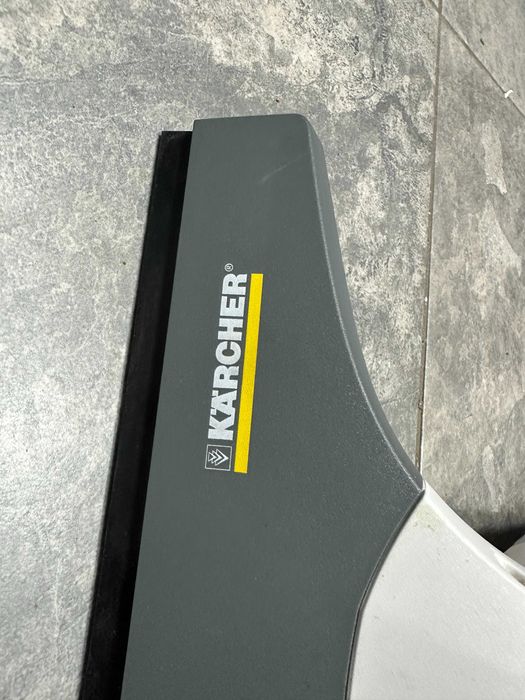 Уред за почистване на прозорци Karcher WV 2  Стъклочистачка