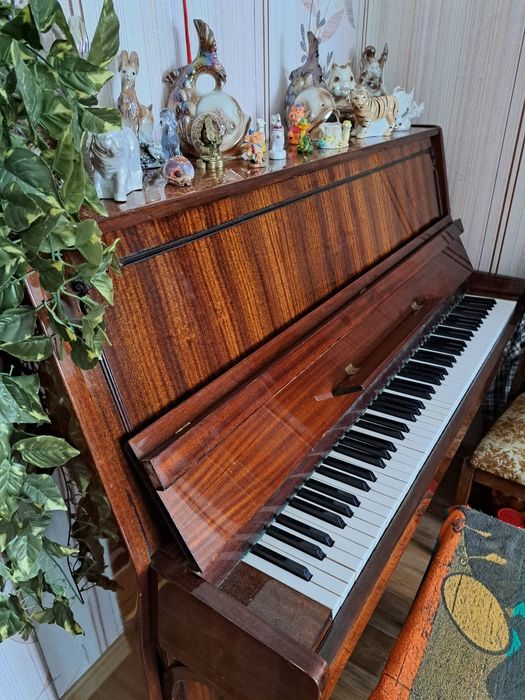 Фортепиано "Lirika"