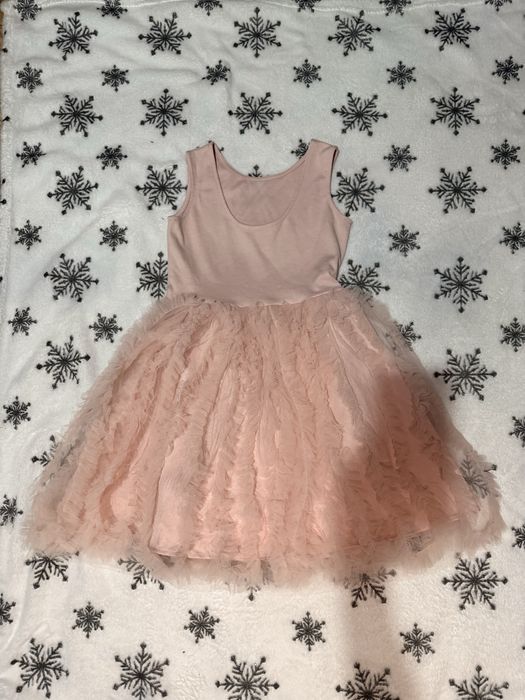 Рокля h&m 122/128 за повод