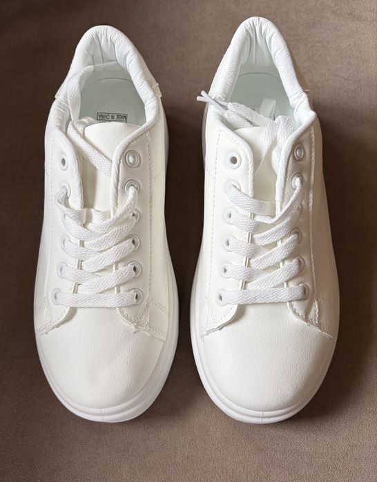 Кожени дамски кецове размер 38