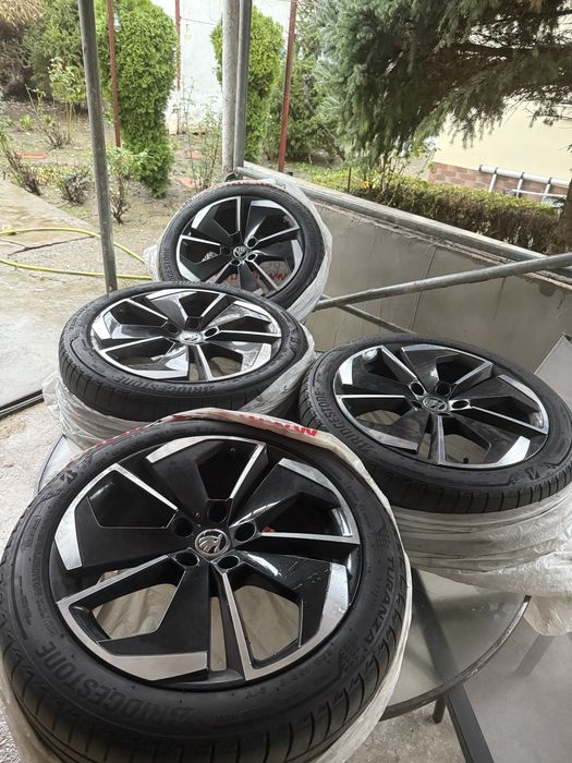 Jante Skoda Comet vRS OEM R18 + Anvelope Bridgestone de vara