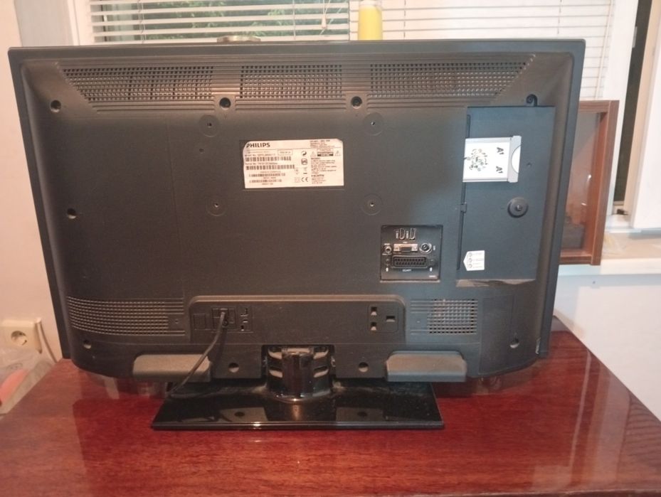 Телевизор Philips 32'"