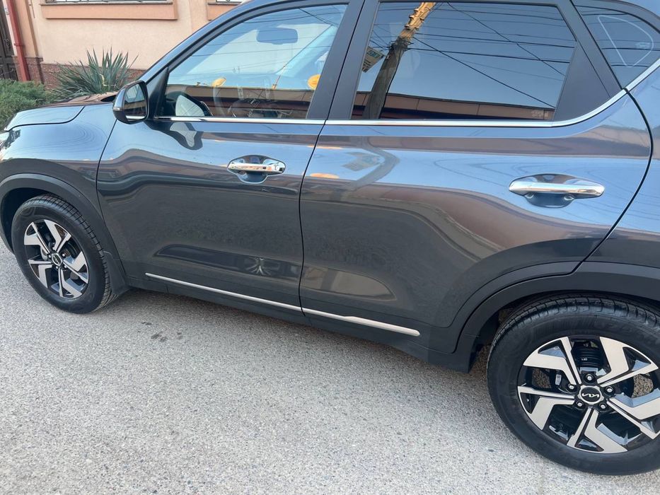 KIA Sonet FULL, 3000 км, почти новая, рассрочка без банка