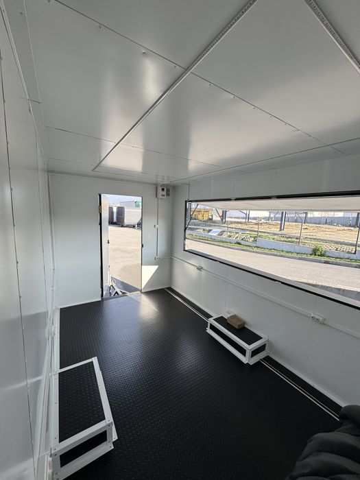 Търговско ремарке със електричество 4*2.30*2.30м