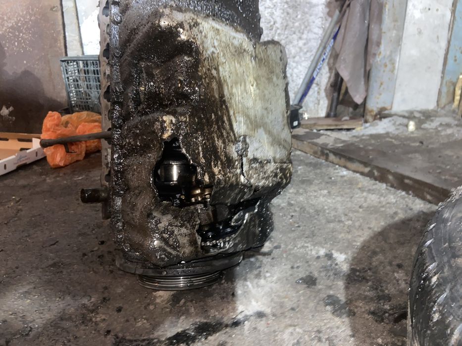 Продам 103 мотор 2.6