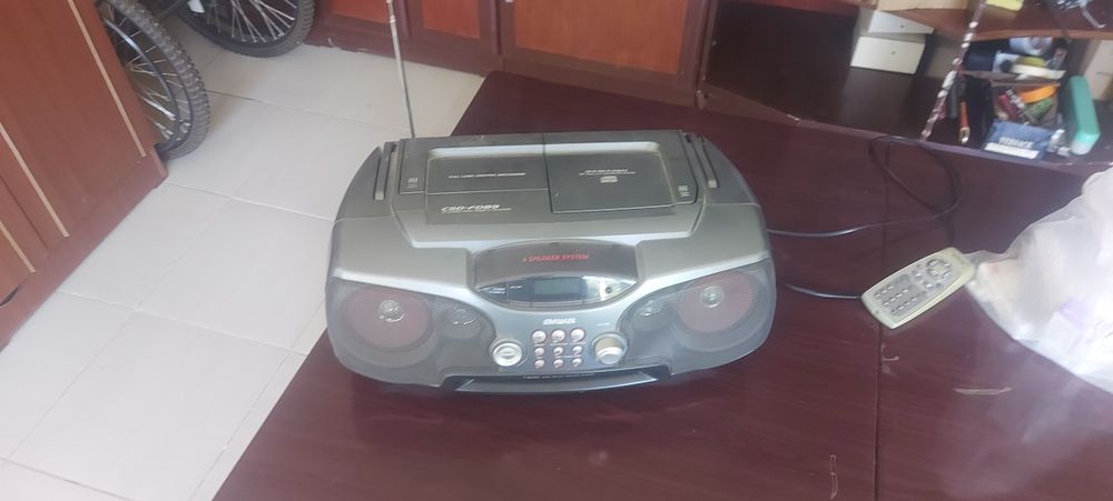 Продаеться Aiwa CD Audio Radio bumbox