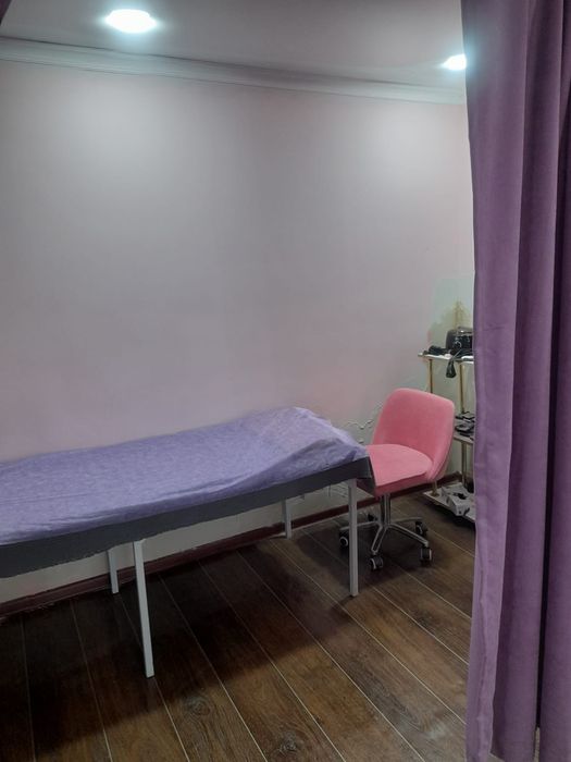 Мебель для салона кросатыи