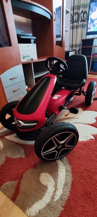 Kart cu pedale pt copii Mercedes Benz