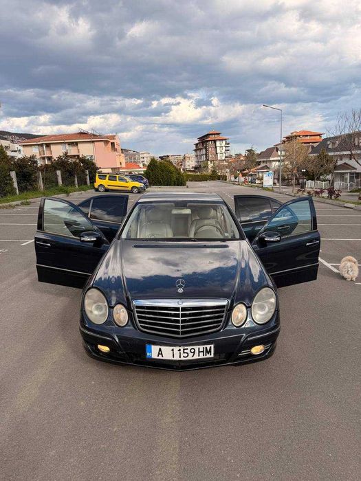 Автомобил Mersedes Benz