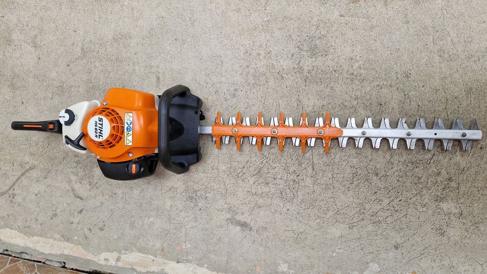 Foarfeca de tuns gard viu stihl HS 82r.