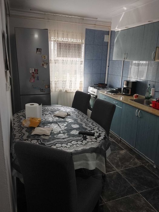 Vând apartament 3 cam