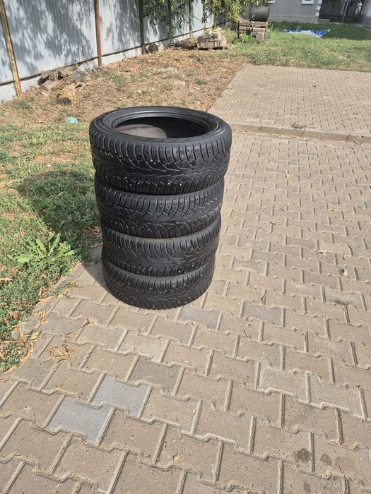 Продам шины 225/55/17 Nokian