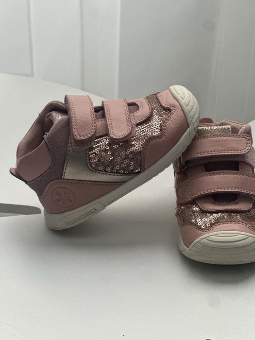 Adidasi Biomecanics fete