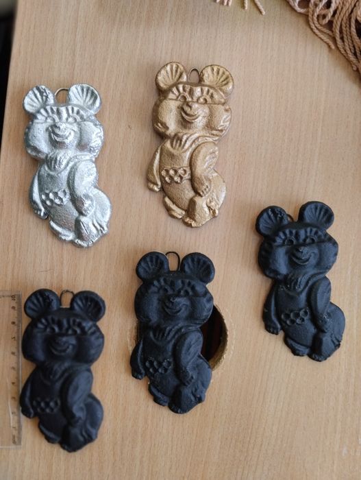 Продам мишки олимпийские металл