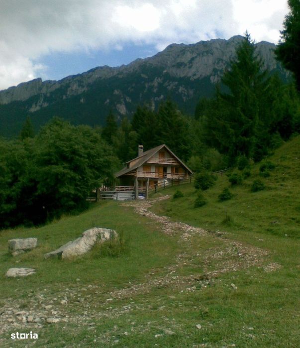 Vanzare Cabana in pitorerscul peisaj din Plaiul Foii, Zarnesti Brasov